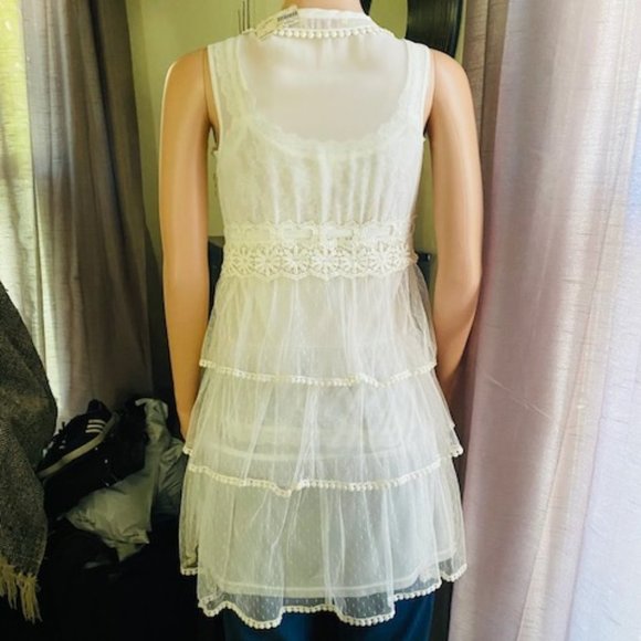 James LaCroix Sleeveless Lace Tunic - Picture 2 of 2